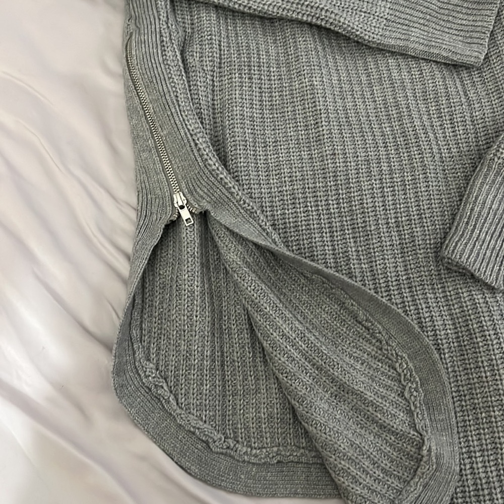 Sweater - Picture 6 of 7